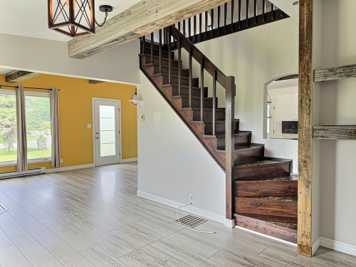 Salon - 326 Route 101 S., Duhamel-Ouest, QC - Indoor Photo Showing Other Room