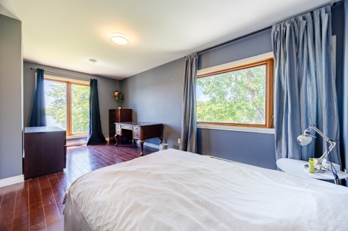Chambre à coucher - 10 Rue Mercier, Montréal (L'Île-Bizard/Sainte-Geneviève), QC - Indoor Photo Showing Bedroom