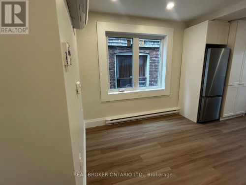 2 - 659 VAUGHAN ROAD , Toronto, Ontario M6E 2Y4 4