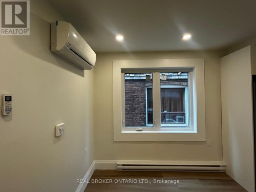 2 - 659 VAUGHAN ROAD , Toronto, Ontario M6E 2Y4 5