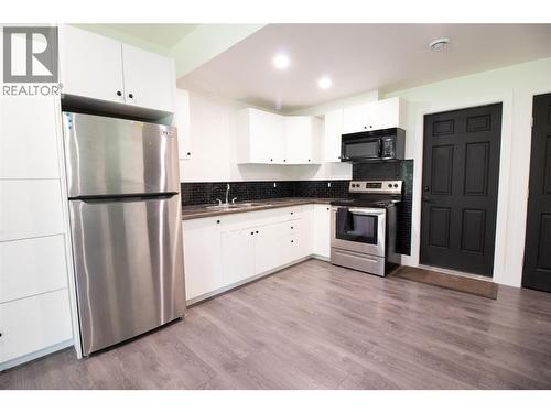 Suite Kitchen - 2552 Sandstone Mews, Invermere, BC 