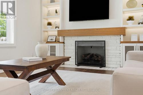 270 Poplar Drive, Burlington, ON - Indoor Photo Showing Living Room With Fireplace
