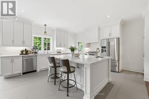 270 Poplar Drive, Burlington, ON - Indoor Photo Showing Kitchen With Upgraded Kitchen
