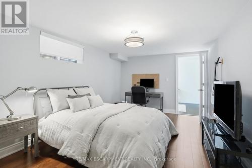 270 Poplar Drive, Burlington, ON - Indoor Photo Showing Bedroom