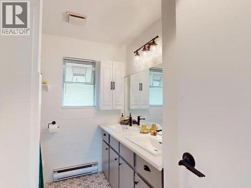 7889 Highway 101, Powell River, BC 