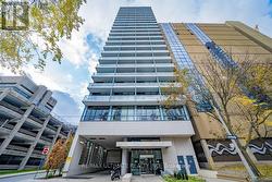 2002 - 210 SIMCOE STREET Toronto, ON M5T 0A9