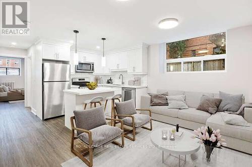B2 - 18 Anglesey Boulevard, Toronto, ON 