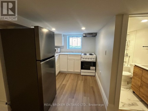 3 - 659 VAUGHAN ROAD , Toronto, Ontario M6E 2Y4 4