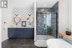 Gorgeous 5pc ensuite - 