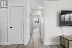 Secondary bedroom wing - 