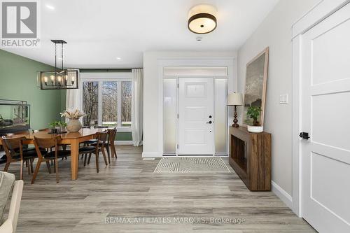 A nice welcoming foyer. - 4421M Old Kingston Road, Rideau Lakes, ON 