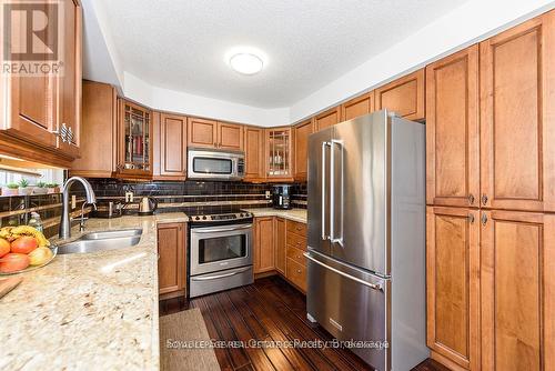 635 Commonwealth Crescent, Kitchener, ON - Indoor Photo Showing Kitchen With Stainless Steel Kitchen With Double Sink