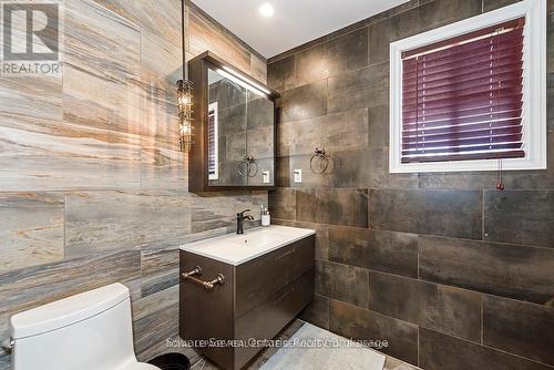 635 Commonwealth Crescent, Kitchener, ON - Indoor Photo Showing Bathroom