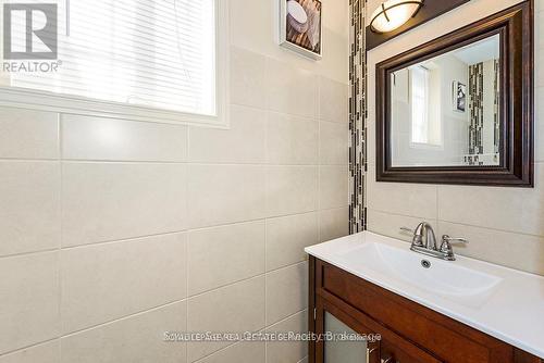 635 Commonwealth Crescent, Kitchener, ON - Indoor Photo Showing Bathroom