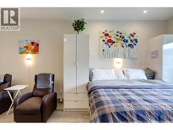 King sized bed - 