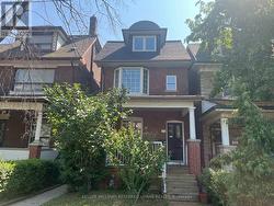 UPPER - 91 DOVERCOURT ROAD Toronto, ON M6J 3C2