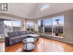 306 1345 W 4TH AVENUE  Vancouver, BC V6H 3Y8