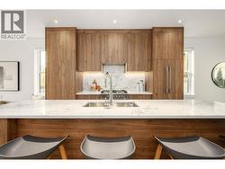 102 1125 CARTIER AVENUE  Coquitlam, BC V3K 2C1