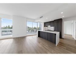606 1475 FOSTER STREET  Surrey, BC V4B 0C9