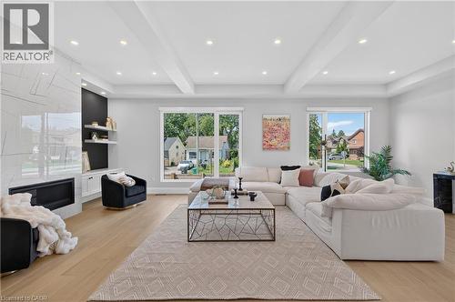 1047 Meredith Avenue, Mississauga, ON 