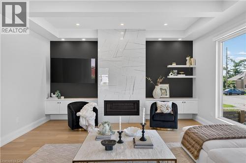 1047 Meredith Avenue, Mississauga, ON 