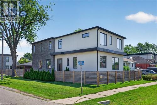 1047 Meredith Avenue, Mississauga, ON 