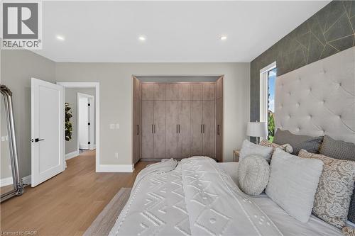 1047 Meredith Avenue, Mississauga, ON 