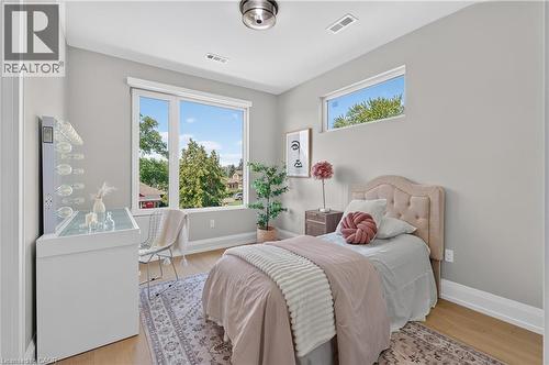 1047 Meredith Avenue, Mississauga, ON 