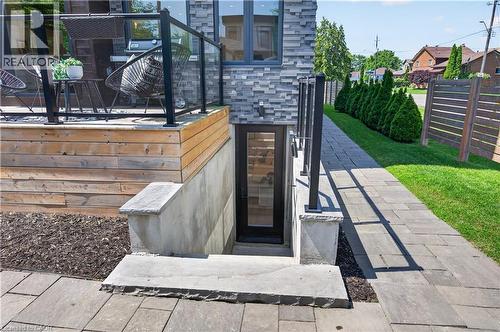 1047 Meredith Avenue, Mississauga, ON 