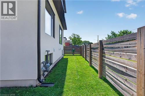 1047 Meredith Avenue, Mississauga, ON 