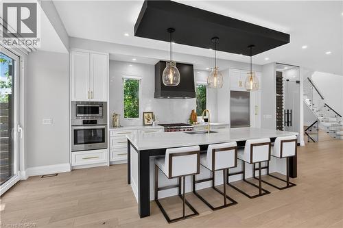 1047 Meredith Avenue, Mississauga, ON 