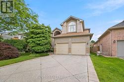 207 VALRIDGE DRIVE Hamilton, ON L9G 4Y4