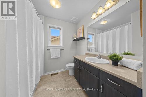 4pc Bath - 220 Harthill Way, Ottawa, ON 