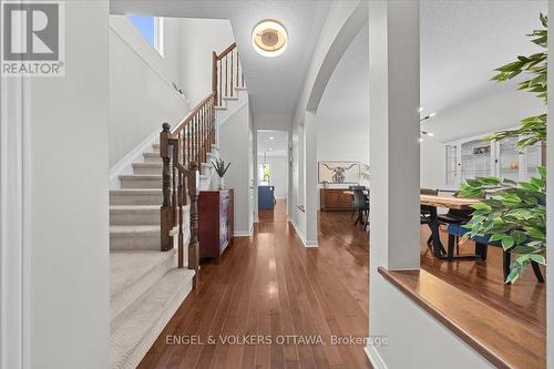 220 Harthill Way, Ottawa, ON 
