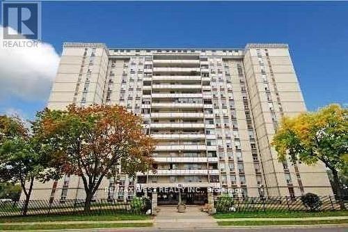 202 - 130 NEPTUNE DRIVE  Toronto, ON M6A 1X5