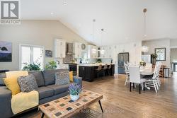 Open floor plan living / dining/ kitchen - 
