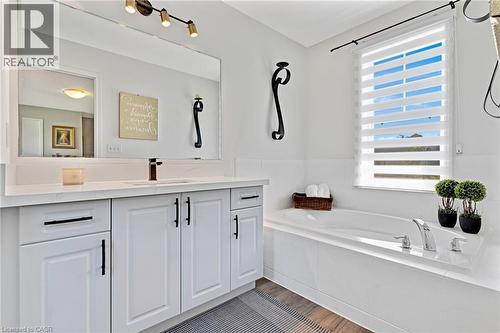 36 Dellgrove Circle, Cambridge, ON - Indoor Photo Showing Bathroom