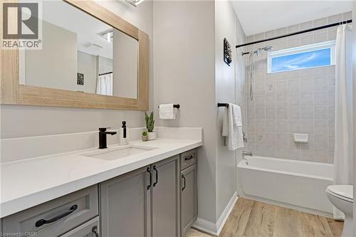 36 Dellgrove Circle, Cambridge, ON - Indoor Photo Showing Bathroom