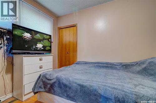 1745 Quebec Street, Regina, SK - Indoor Photo Showing Bedroom