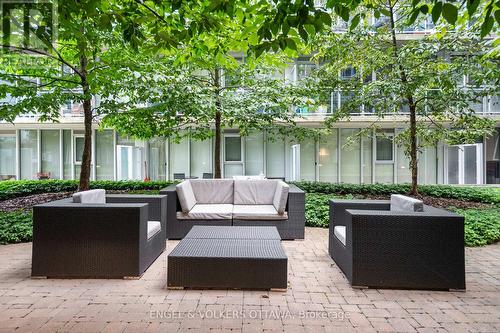 Courtyard - 205 - 354 Gladstone Avenue, Ottawa, ON 