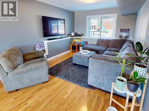 8206 Centennial Drive, Powell River, BC 