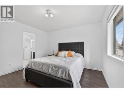 Primary bedroom on the main floor - 