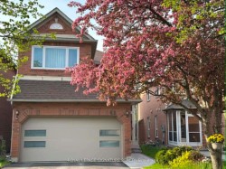 42 Formosa Drive  Richmond Hill, ON L4S 1S6