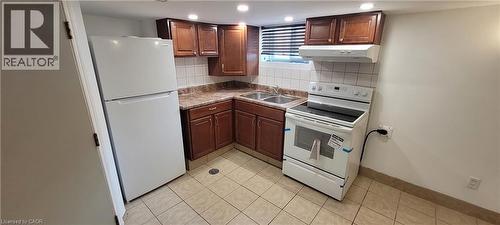 98 Limeridge Road E Unit# Lower Level, Hamilton, ON - Indoor Photo Showing Kitchen