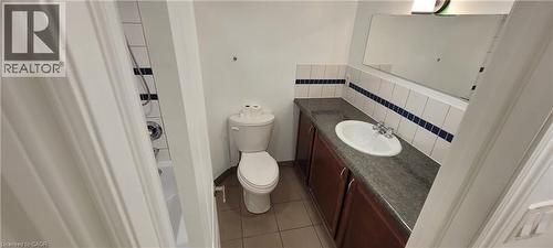 98 Limeridge Road E Unit# Lower Level, Hamilton, ON - Indoor Photo Showing Bathroom