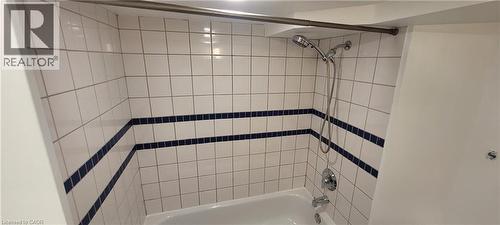 98 Limeridge Road E Unit# Lower Level, Hamilton, ON - Indoor Photo Showing Bathroom