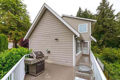 1927 Riverside Dr, View Royal, BC 