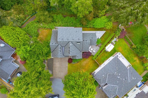 1927 Riverside Dr, View Royal, BC 
