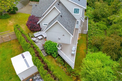 1927 Riverside Dr, View Royal, BC 