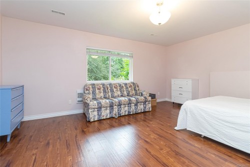 1927 Riverside Dr, View Royal, BC 